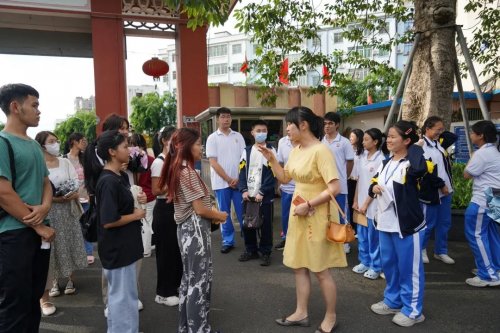 泰国班颂德昭帕亚皇家大学语言与文化研修班学员莅临我校参观交流